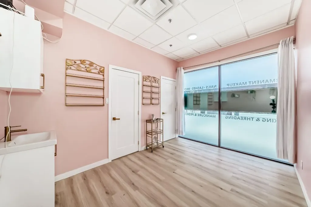1015 Centre Street NW Calgary AB T2E 2P8