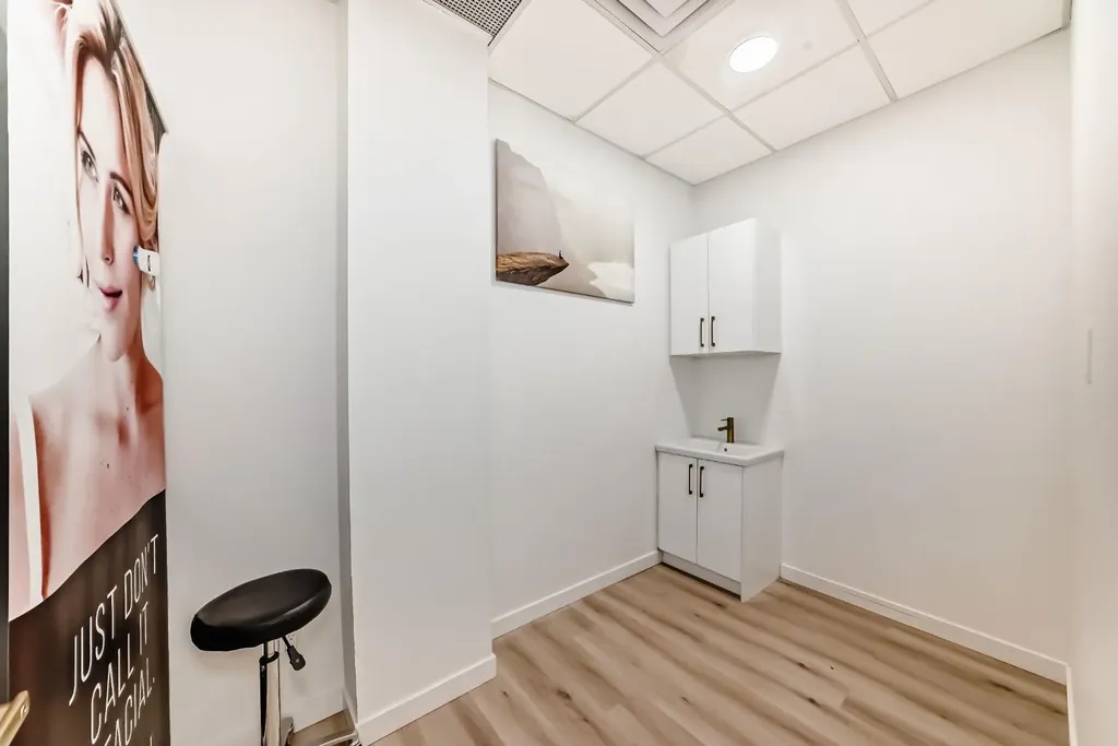 1015 Centre Street NW Calgary AB T2E 2P8