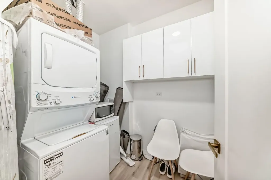 1015 Centre Street NW Calgary AB T2E 2P8