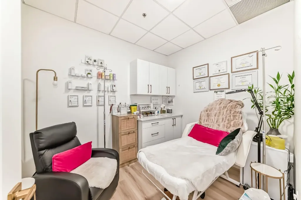 1015 Centre Street NW Calgary AB T2E 2P8