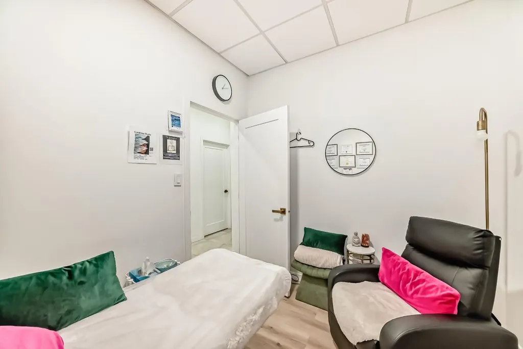 1015 Centre Street NW Calgary AB T2E 2P8