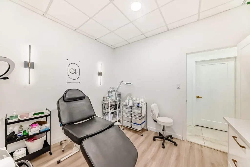 1015 Centre Street NW Calgary AB T2E 2P8