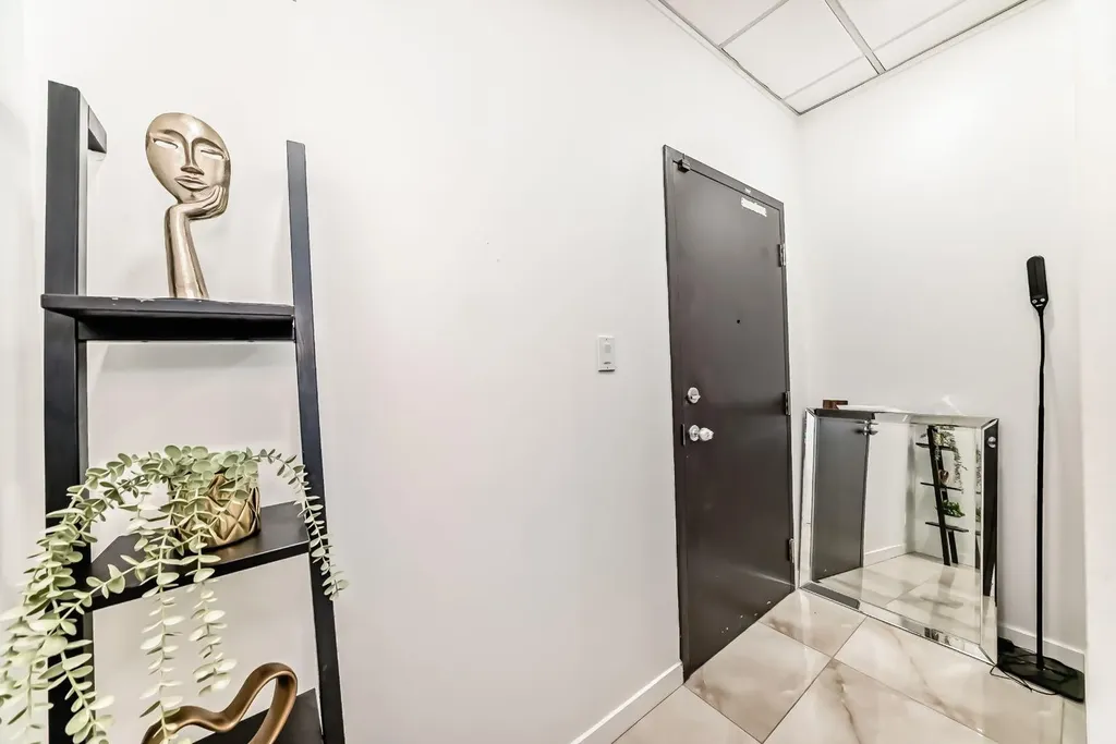 1015 Centre Street NW Calgary AB T2E 2P8
