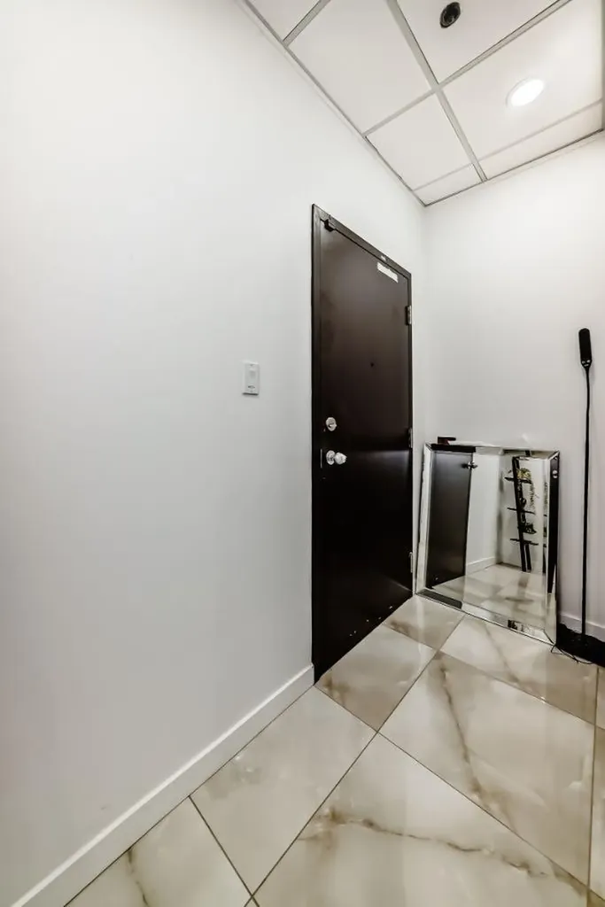 1015 Centre Street NW Calgary AB T2E 2P8