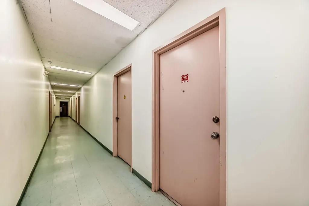 1015 Centre Street NW Calgary AB T2E 2P8