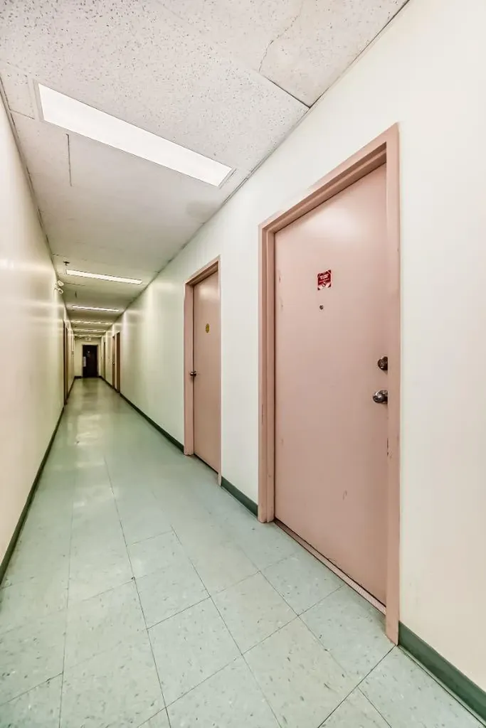 1015 Centre Street NW Calgary AB T2E 2P8