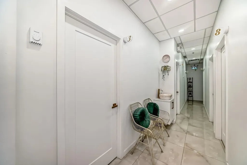 1015 Centre Street NW Calgary AB T2E 2P8