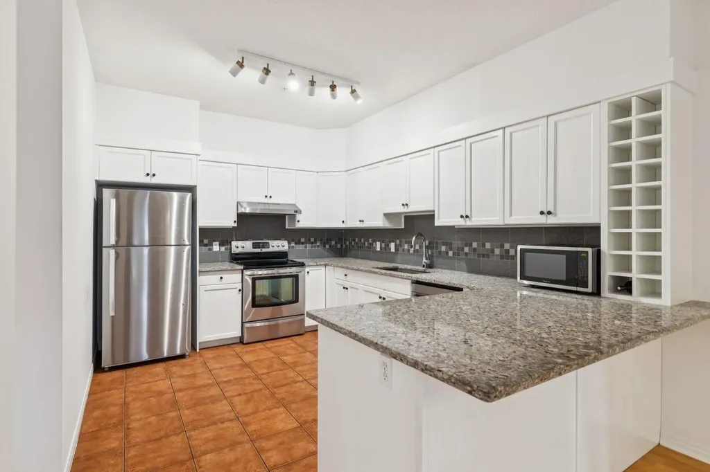 2134 Kensington Road NW Calgary AB T2N 3R7