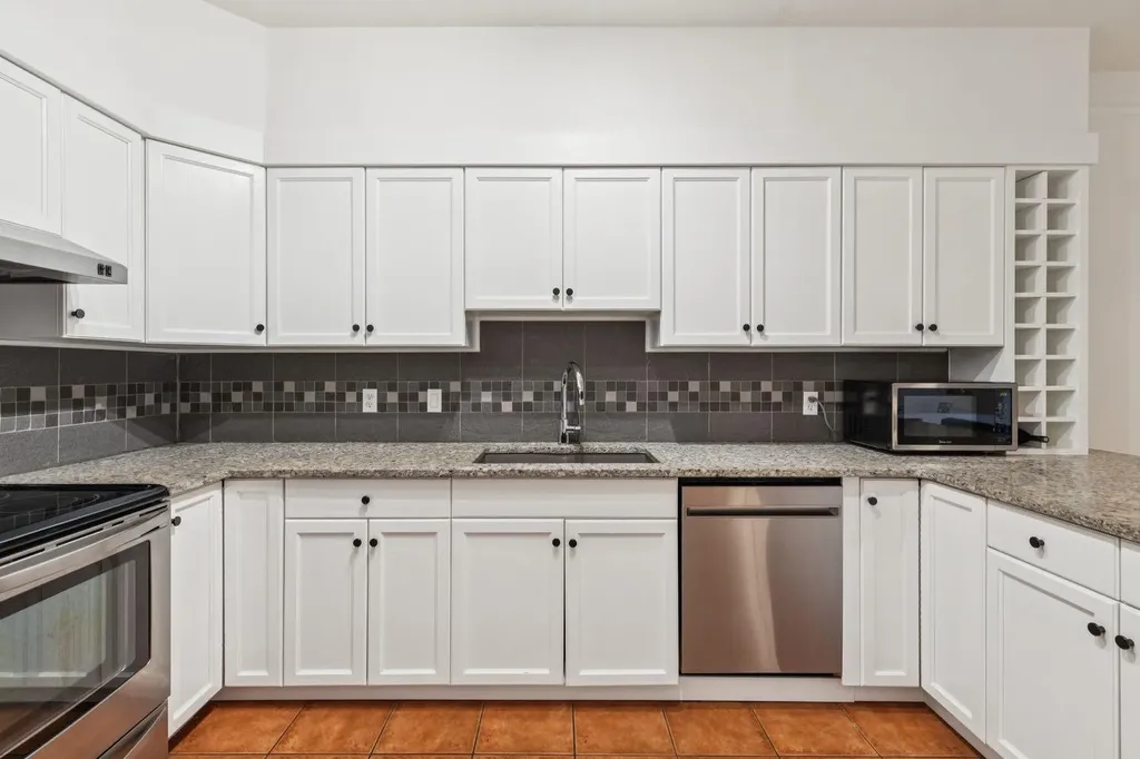 2134 Kensington Road NW Calgary AB T2N 3R7
