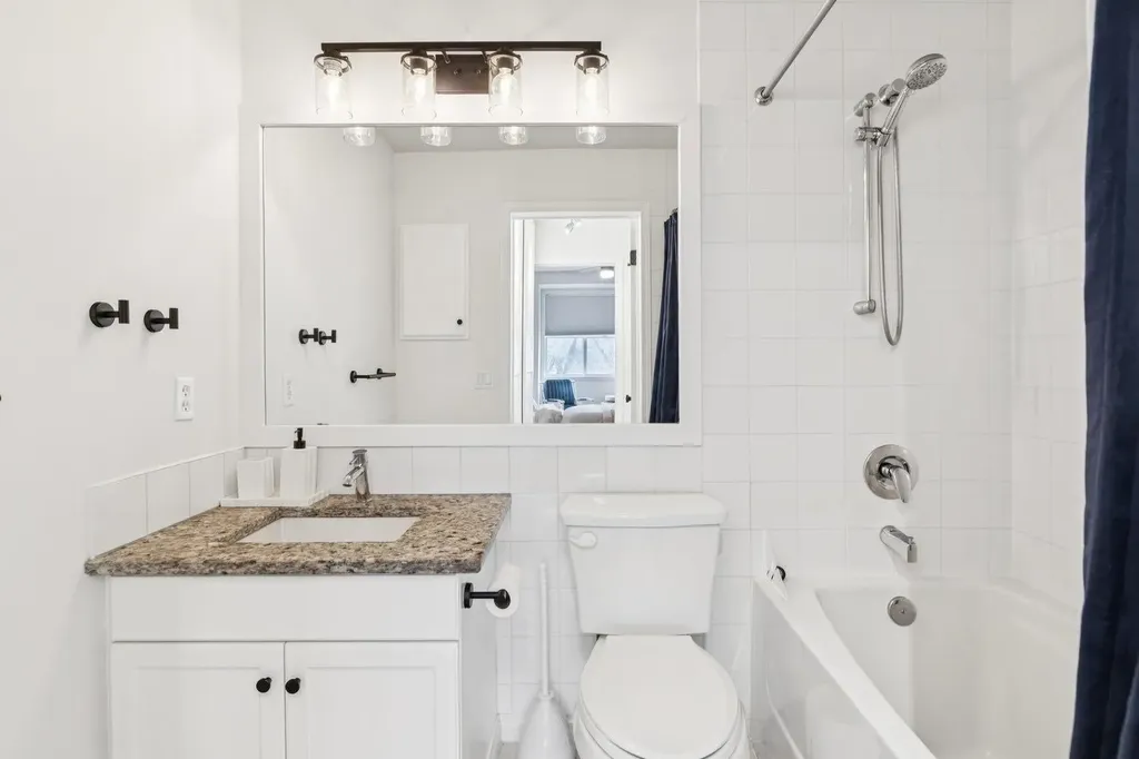 2134 Kensington Road NW Calgary AB T2N 3R7