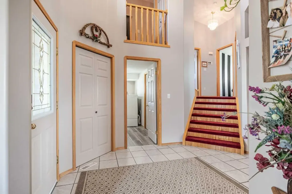27 Upland Manor Brooks AB T1R 1L4