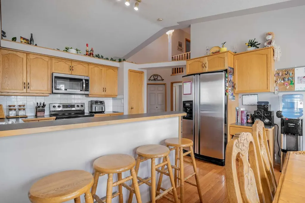 27 Upland Manor Brooks AB T1R 1L4