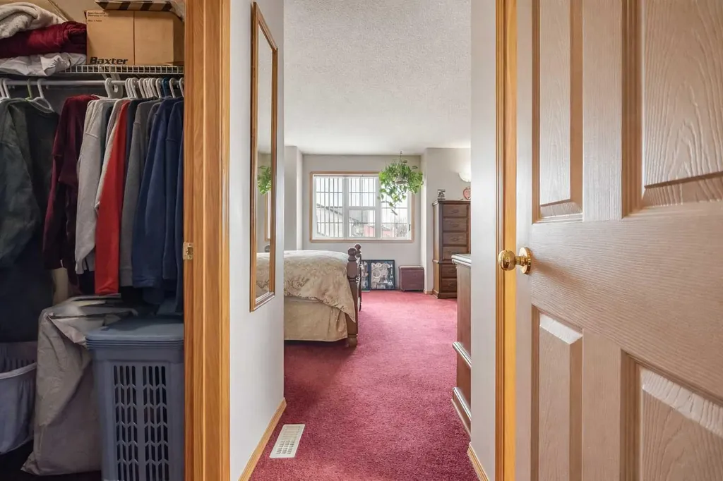 27 Upland Manor Brooks AB T1R 1L4