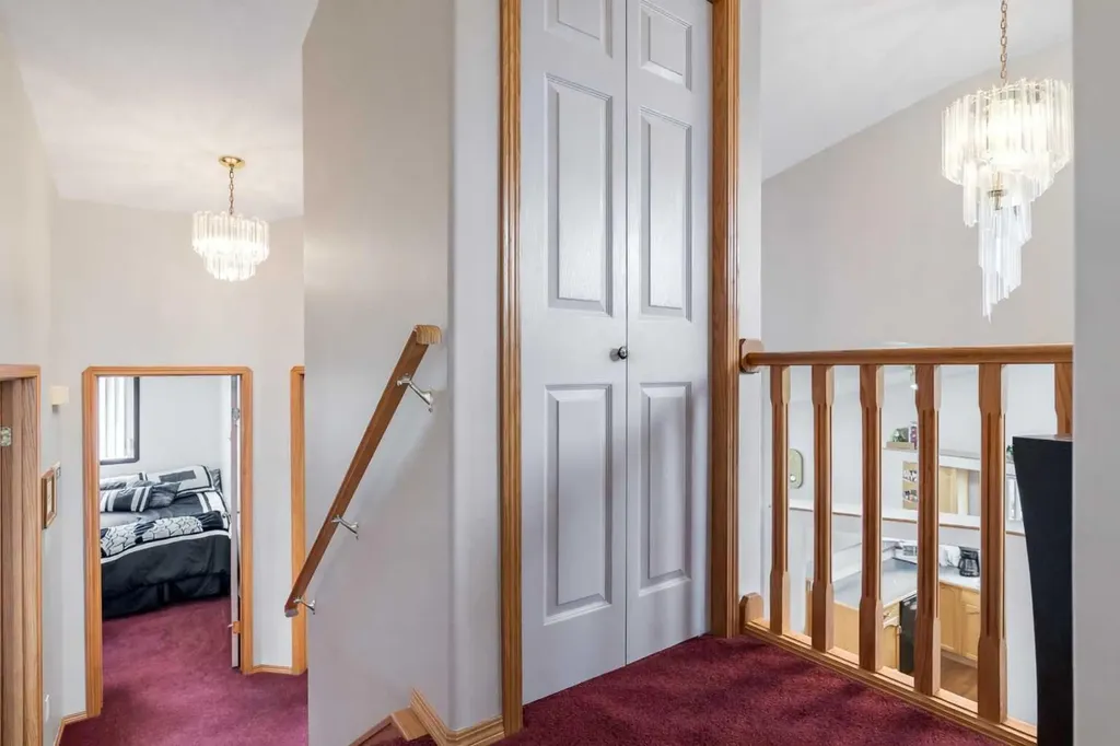 27 Upland Manor Brooks AB T1R 1L4