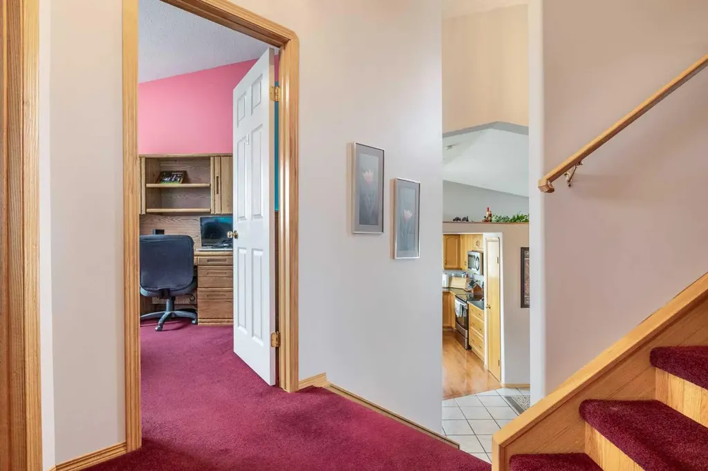 27 Upland Manor Brooks AB T1R 1L4