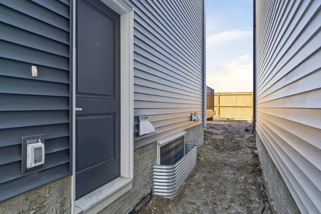 623 Buffaloberry Manor SE Calgary AB T3M 3Z2