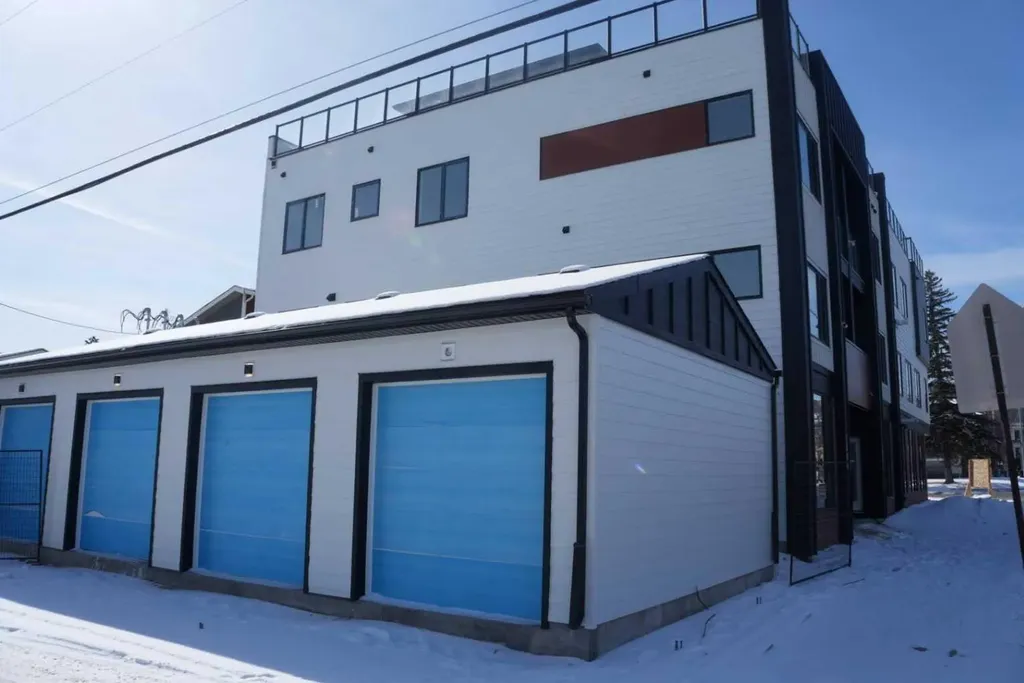 4740 Bowness Road Calgary AB T3B 0B4