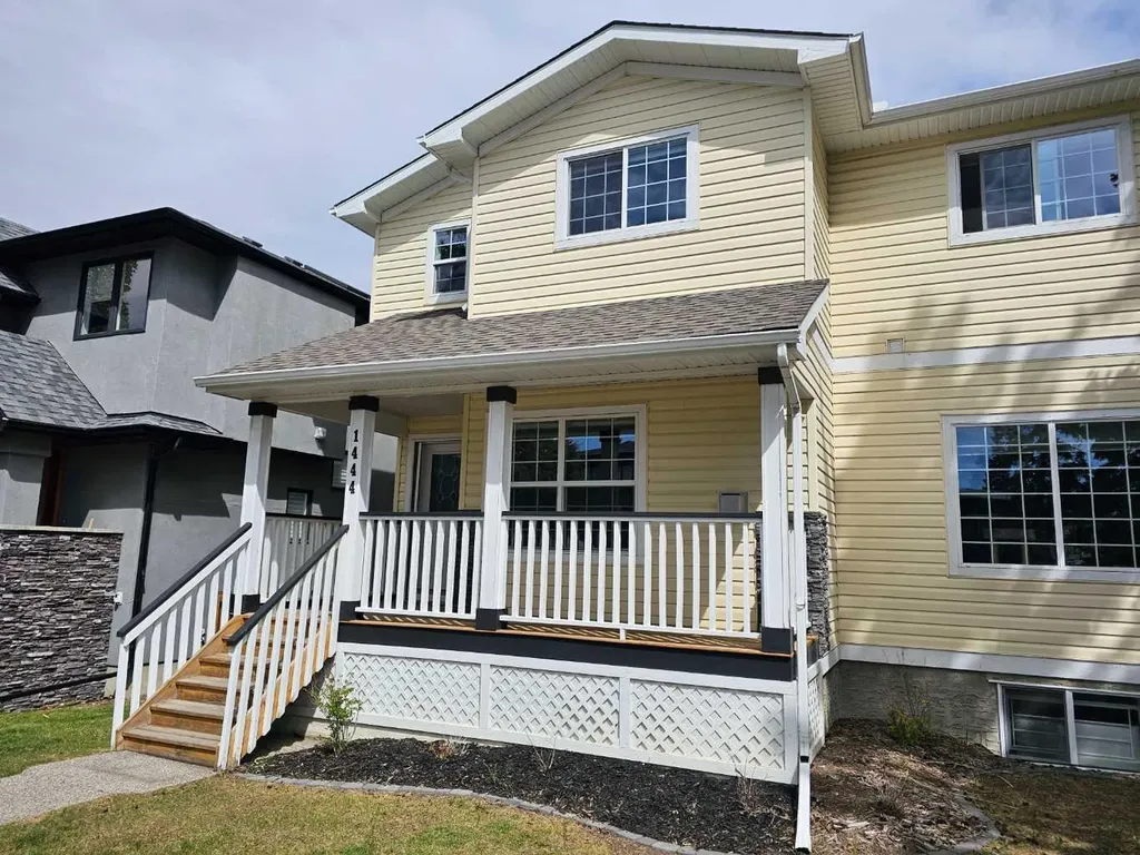 1444 40 Street SW Calgary AB T3C 1W7