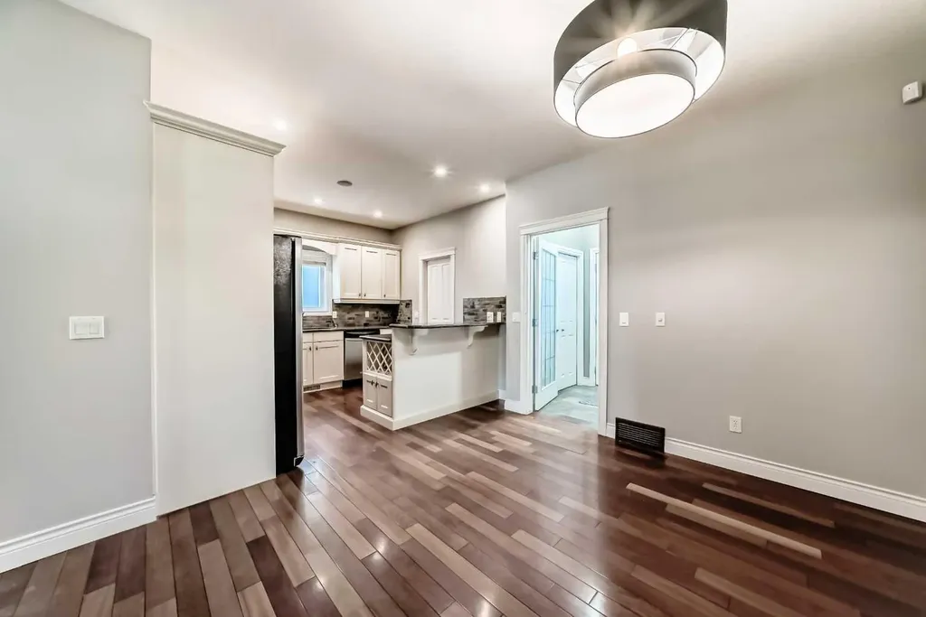1444 40 Street SW Calgary AB T3C 1W7