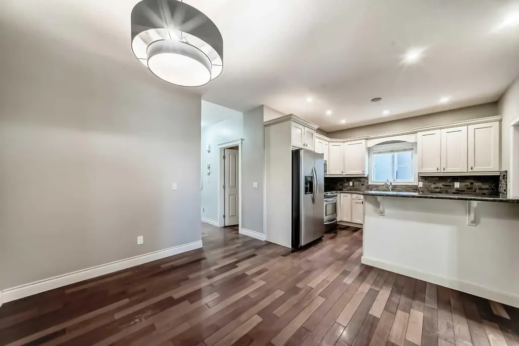 1444 40 Street SW Calgary AB T3C 1W7