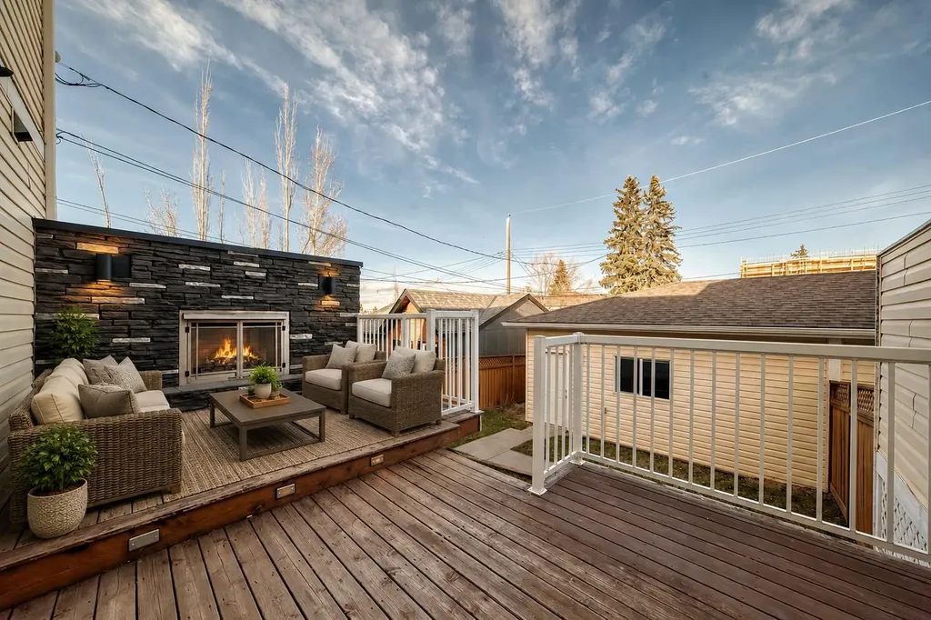 1444 40 Street SW Calgary AB T3C 1W7