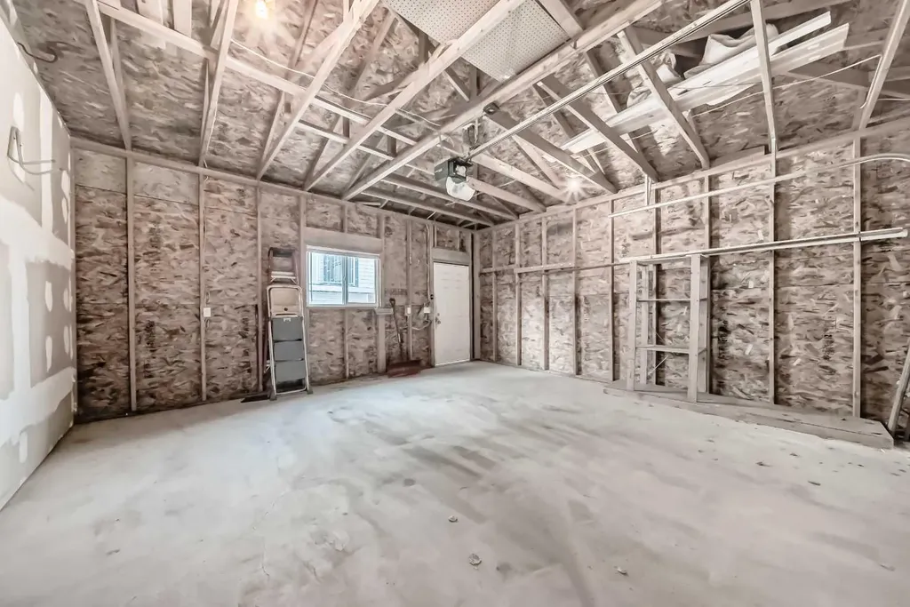 1444 40 Street SW Calgary AB T3C 1W7