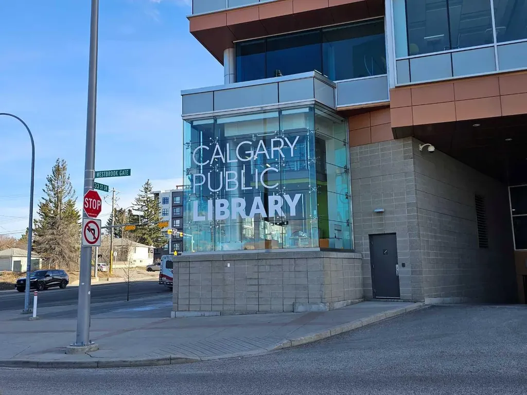 1444 40 Street SW Calgary AB T3C 1W7