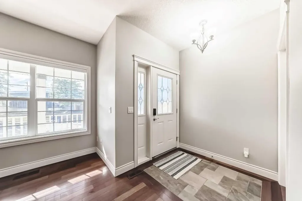 1444 40 Street SW Calgary AB T3C 1W7