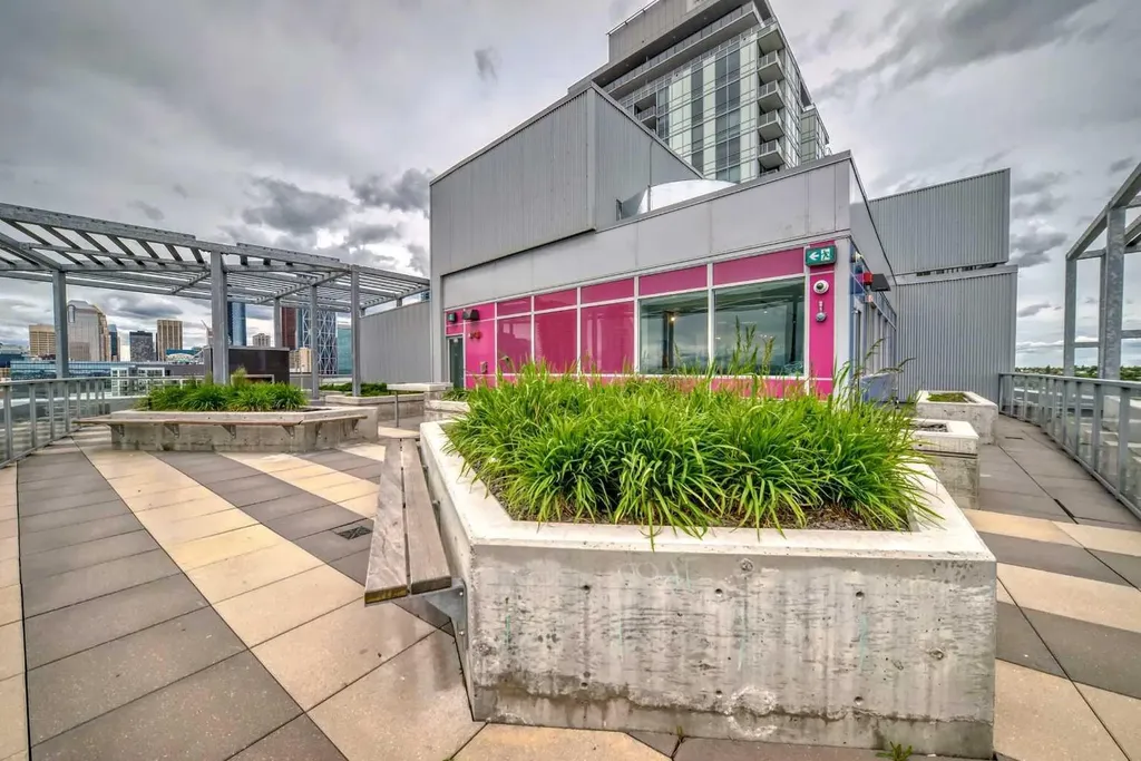 624 8 Avenue SE Calgary AB T2G 0M1