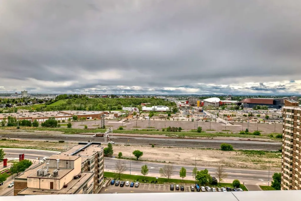 624 8 Avenue SE Calgary AB T2G 0M1