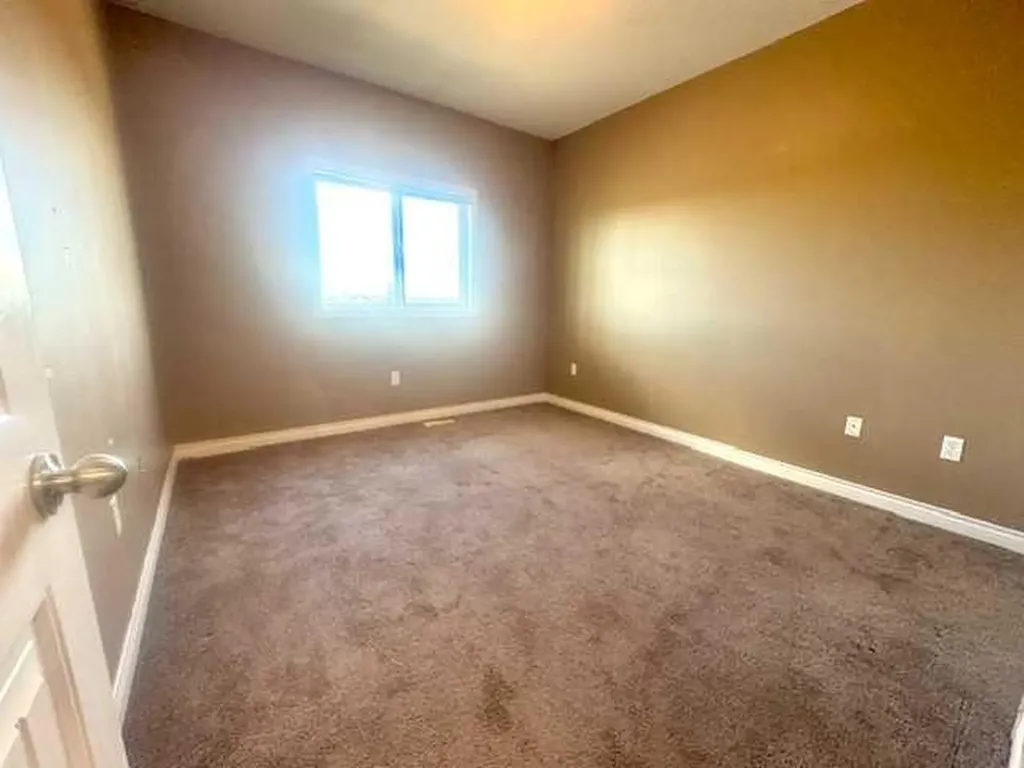 9225 Lakeland Drive Grande Prairie AB T8X 0B8