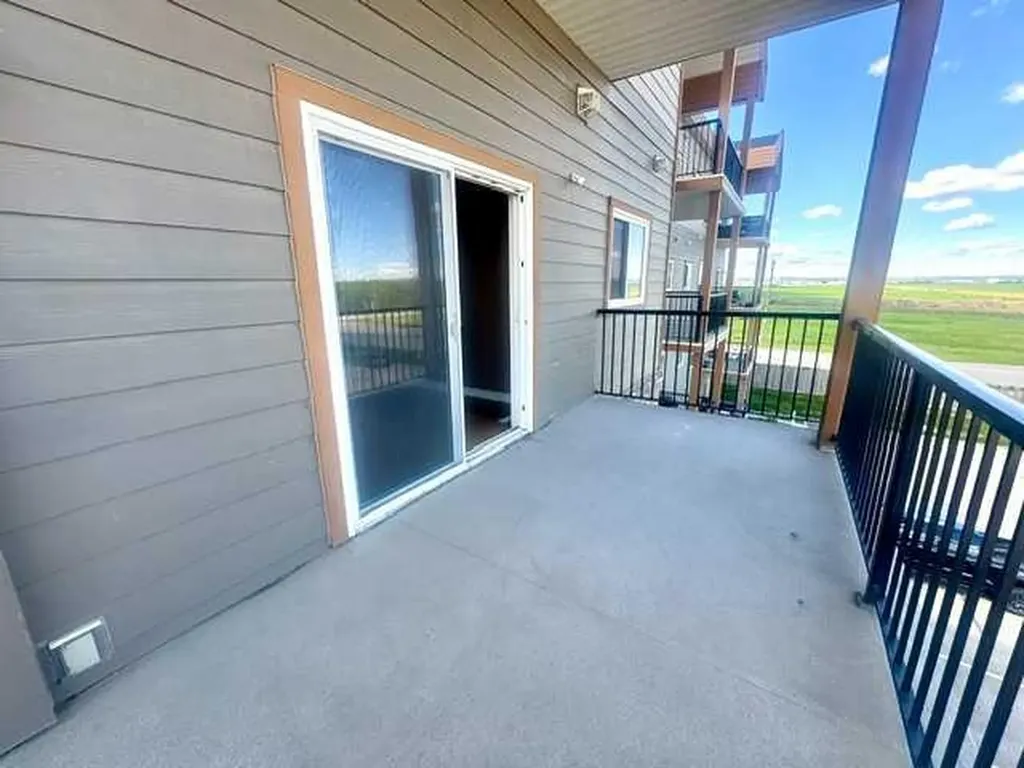 9225 Lakeland Drive Grande Prairie AB T8X 0B8