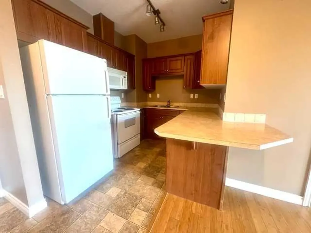 9225 Lakeland Drive Grande Prairie AB T8X 0B8