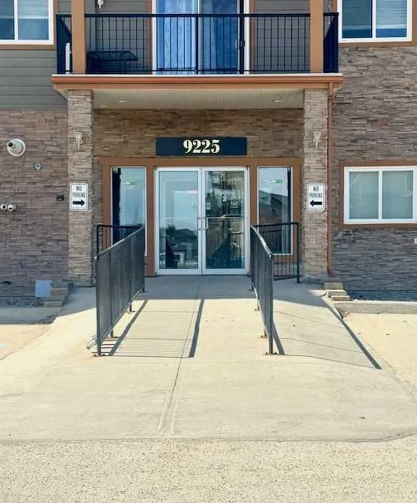 9225 Lakeland Drive Grande Prairie AB T8X 0B8