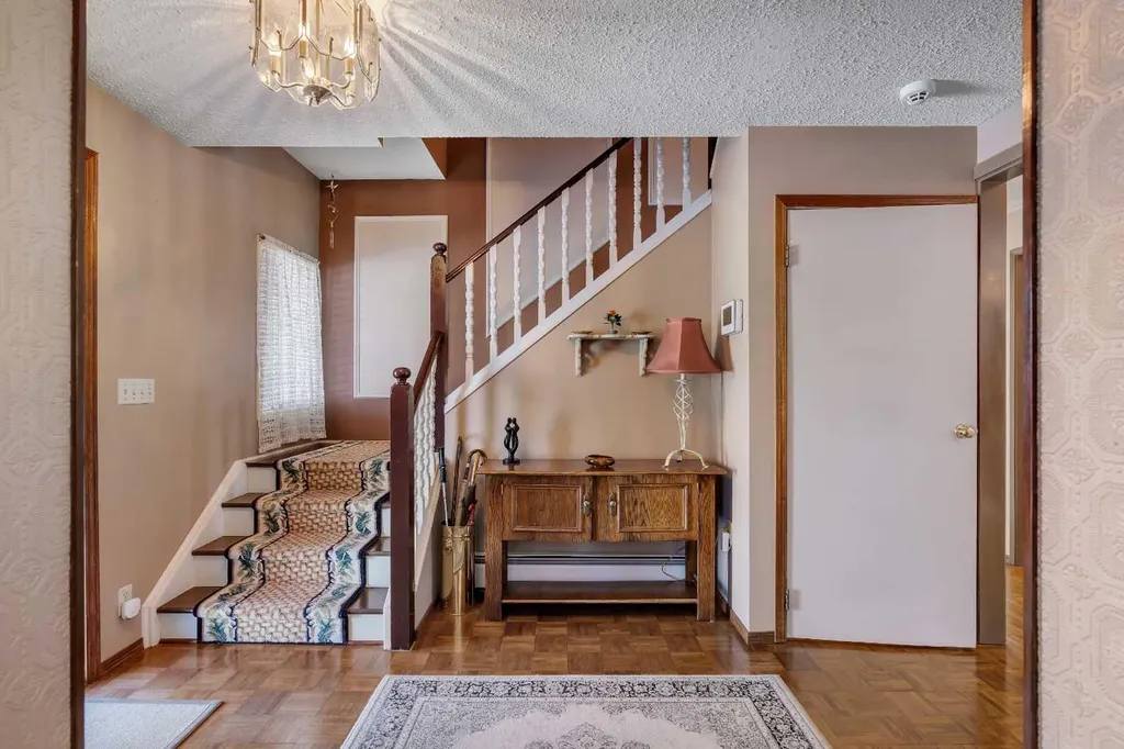 51 Parkwood Crescent Strathmore AB T1P 1H5