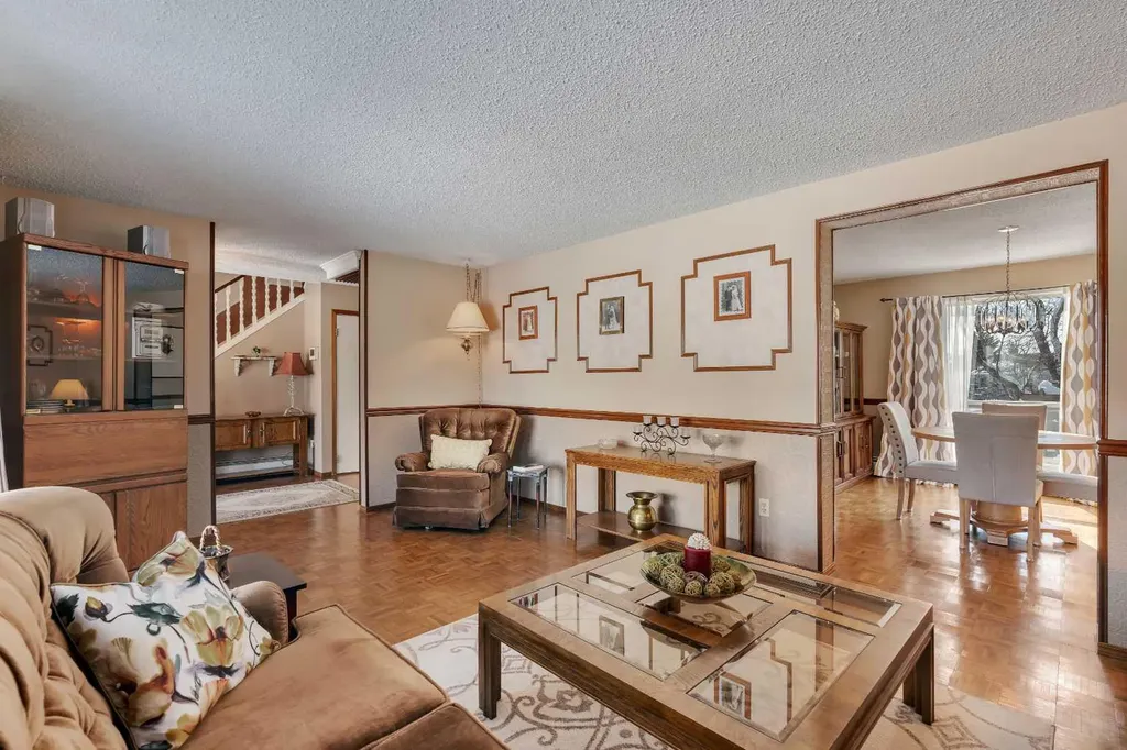 51 Parkwood Crescent Strathmore AB T1P 1H5