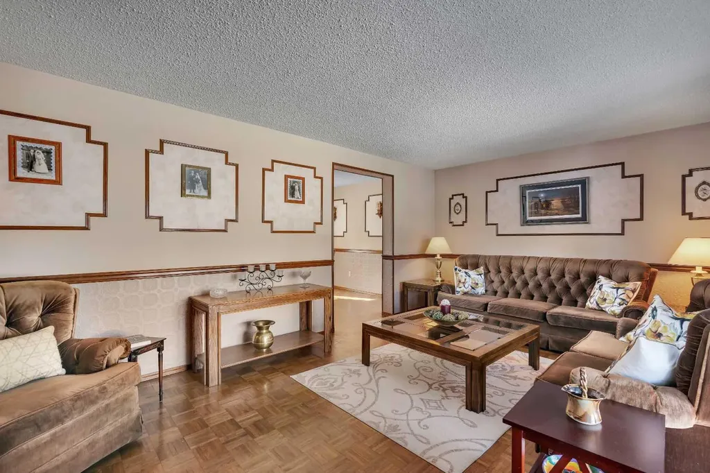 51 Parkwood Crescent Strathmore AB T1P 1H5