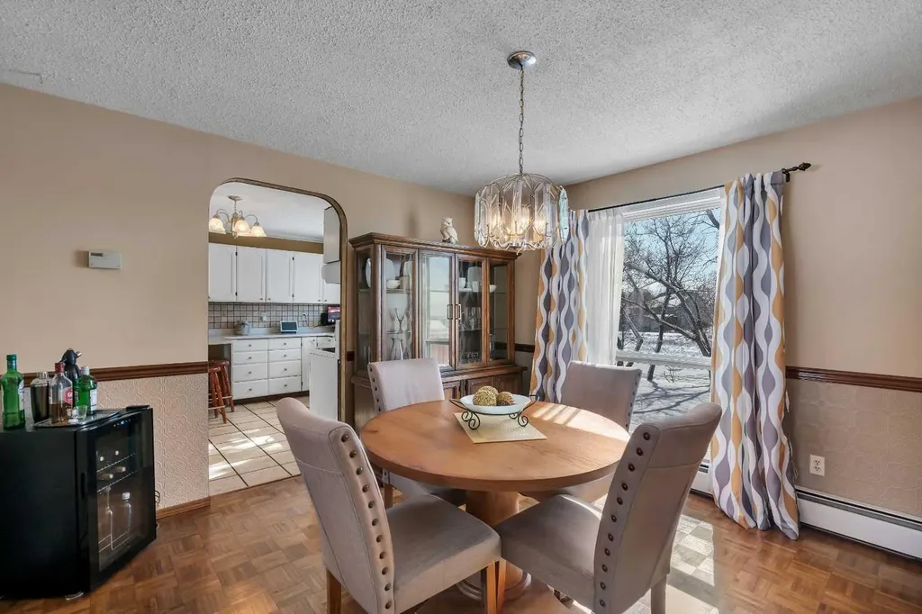 51 Parkwood Crescent Strathmore AB T1P 1H5