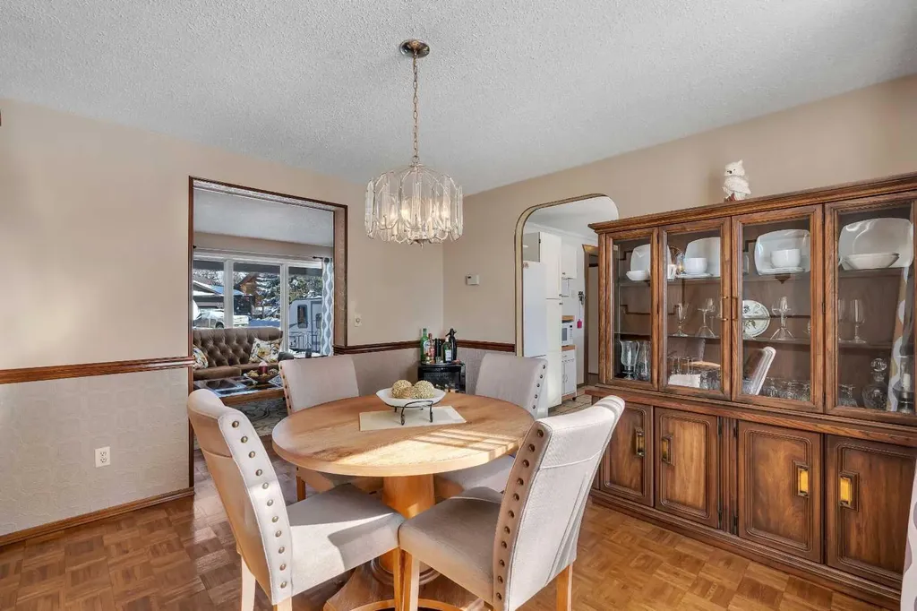 51 Parkwood Crescent Strathmore AB T1P 1H5