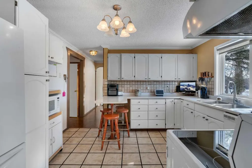 51 Parkwood Crescent Strathmore AB T1P 1H5