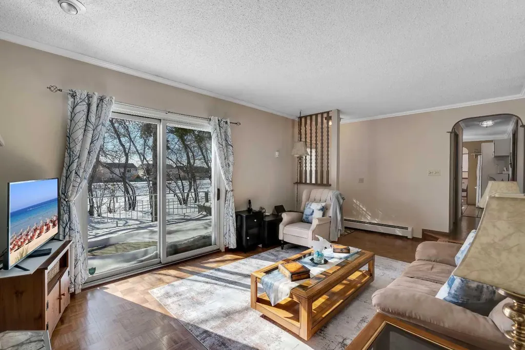 51 Parkwood Crescent Strathmore AB T1P 1H5