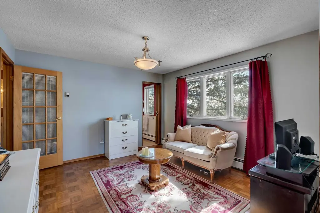 51 Parkwood Crescent Strathmore AB T1P 1H5