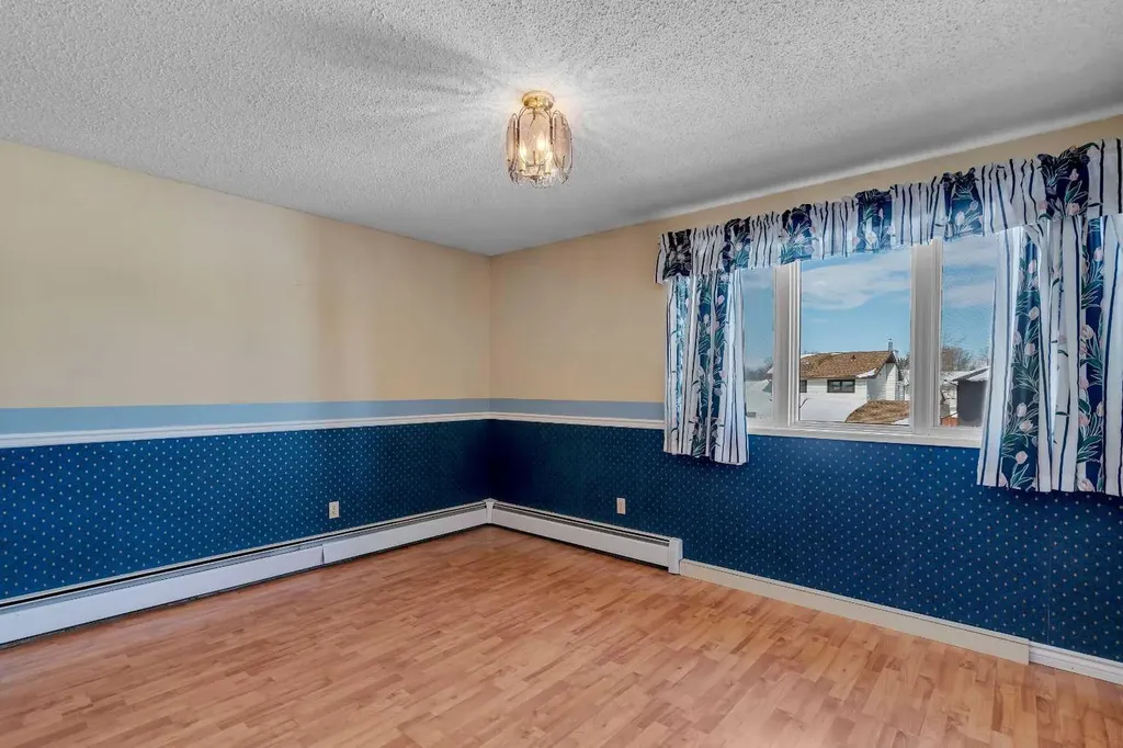51 Parkwood Crescent Strathmore AB T1P 1H5