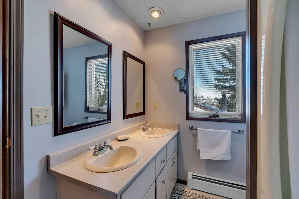 51 Parkwood Crescent Strathmore AB T1P 1H5