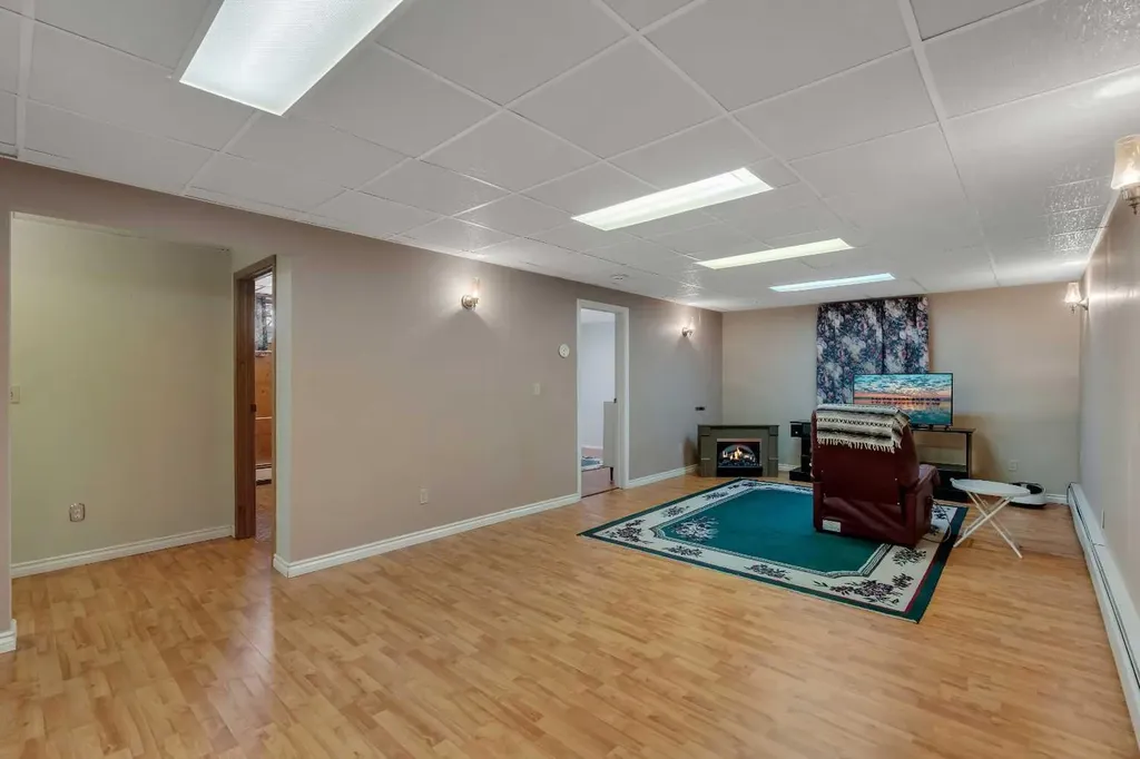 51 Parkwood Crescent Strathmore AB T1P 1H5