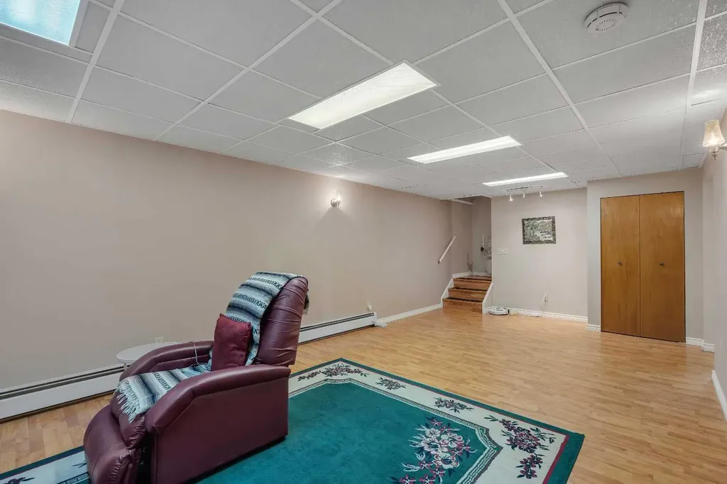 51 Parkwood Crescent Strathmore AB T1P 1H5