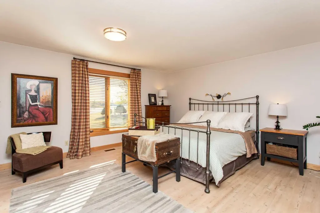 37 Wildrose Street Lacombe AB T4L 1Y4