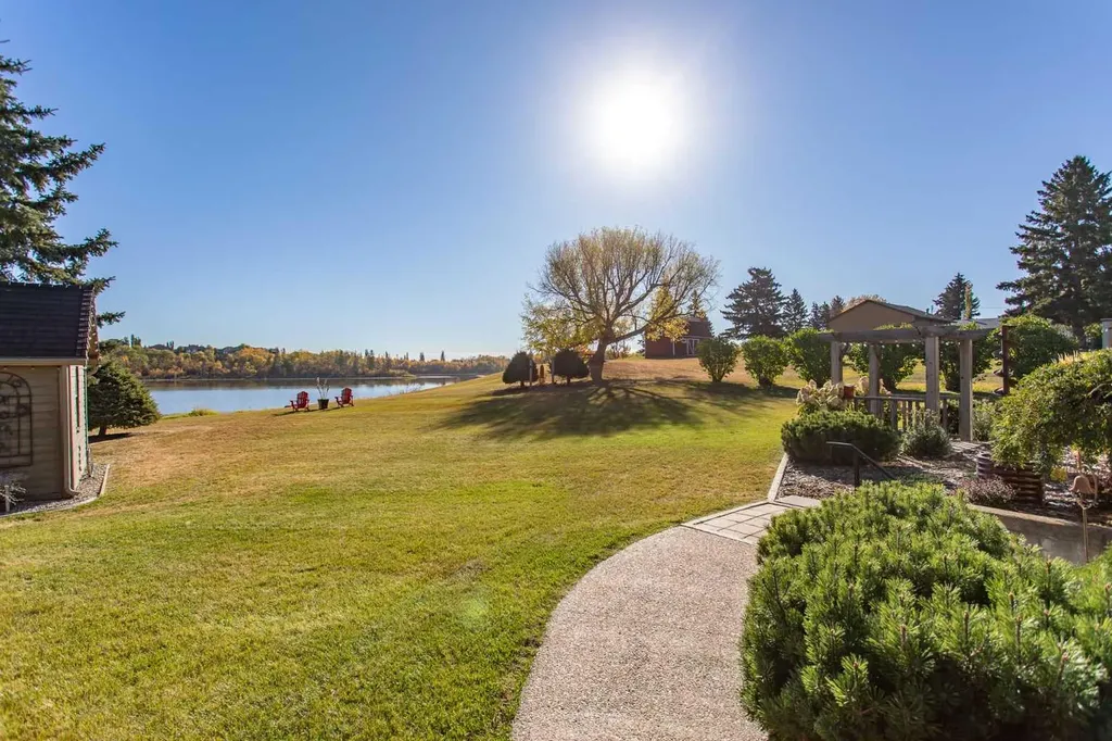 37 Wildrose Street Rural Lacombe County AB T4L 1Y4