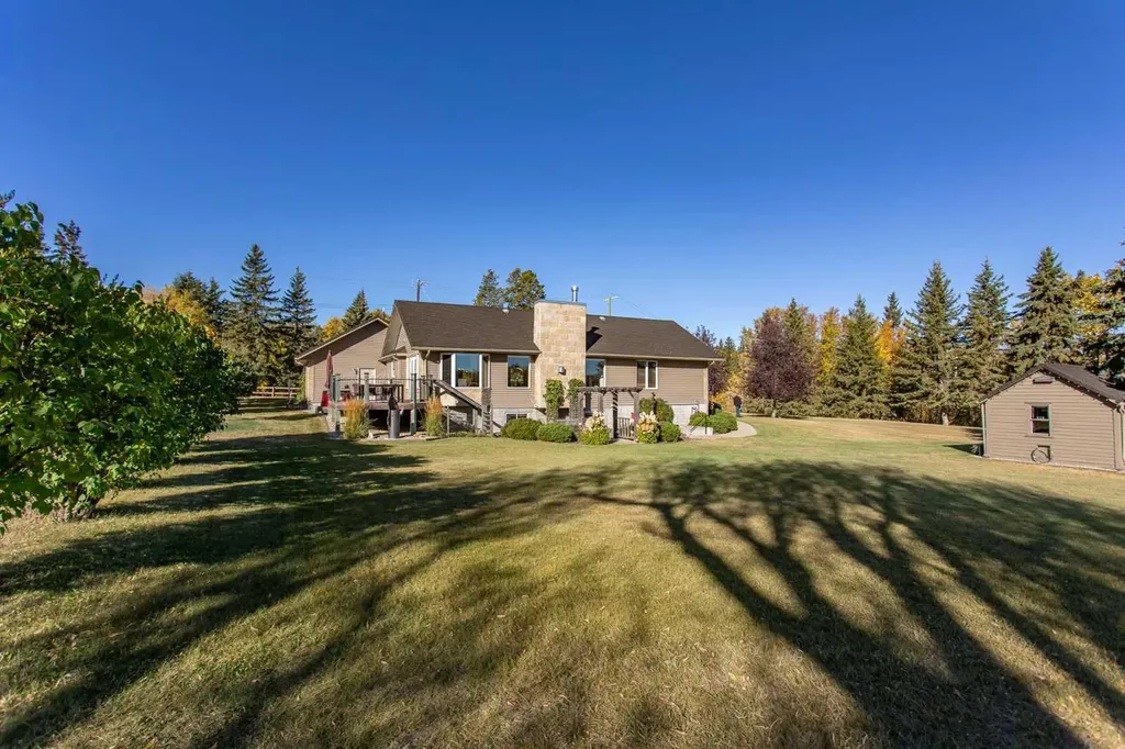 37 Wildrose Street Lacombe AB T4L 1Y4