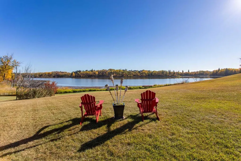 37 Wildrose Street Rural Lacombe County AB T4L 1Y4